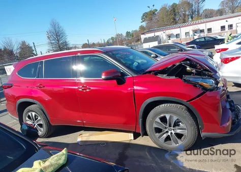 2021 Toyota Highlander Xle из США, поврежденный, VIN 5TDGZRBHXMS540972